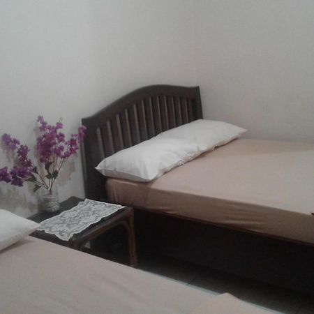 Canary Guesthouse 요그야카르타 외부 사진