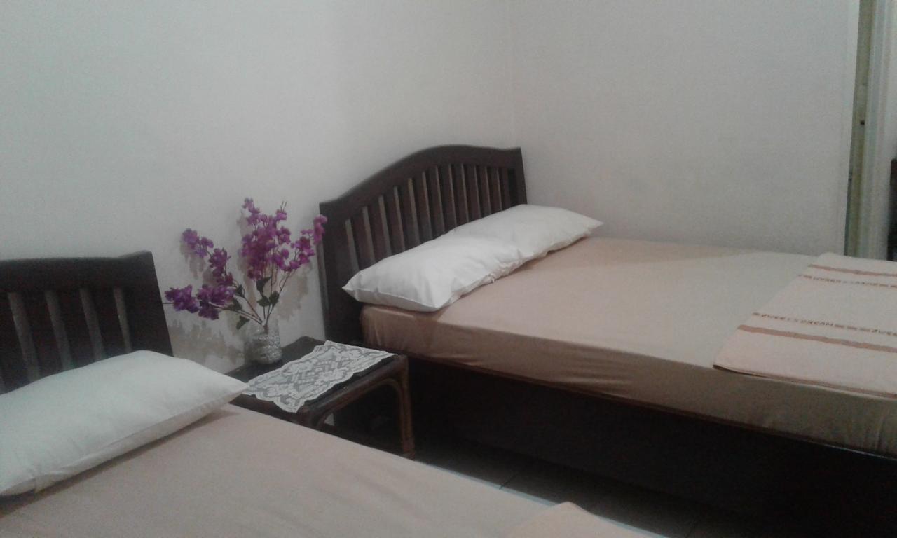 Canary Guesthouse 요그야카르타 외부 사진
